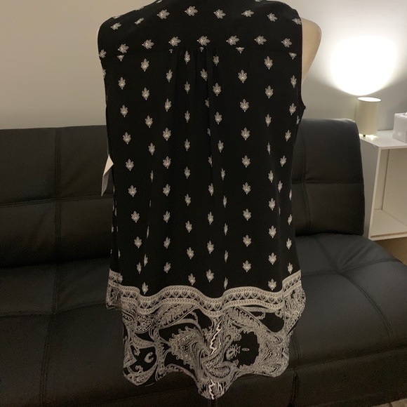 Sleeveless black and white top - Picture 2 of 2